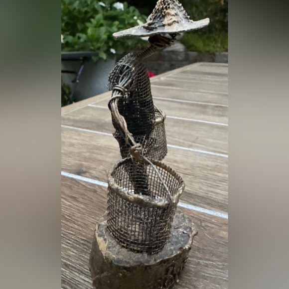 Vintage Wire Metal Figurine Folk Art Fisherman W Baskets Sculpture Q1.1 - Picture 6 of 9